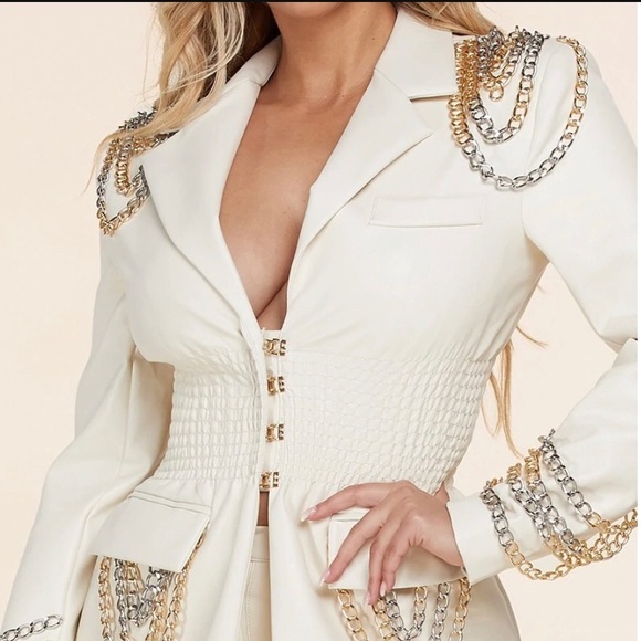 💥Fierce and Classy Leather Pants Set💥 - Picture 3 of 5